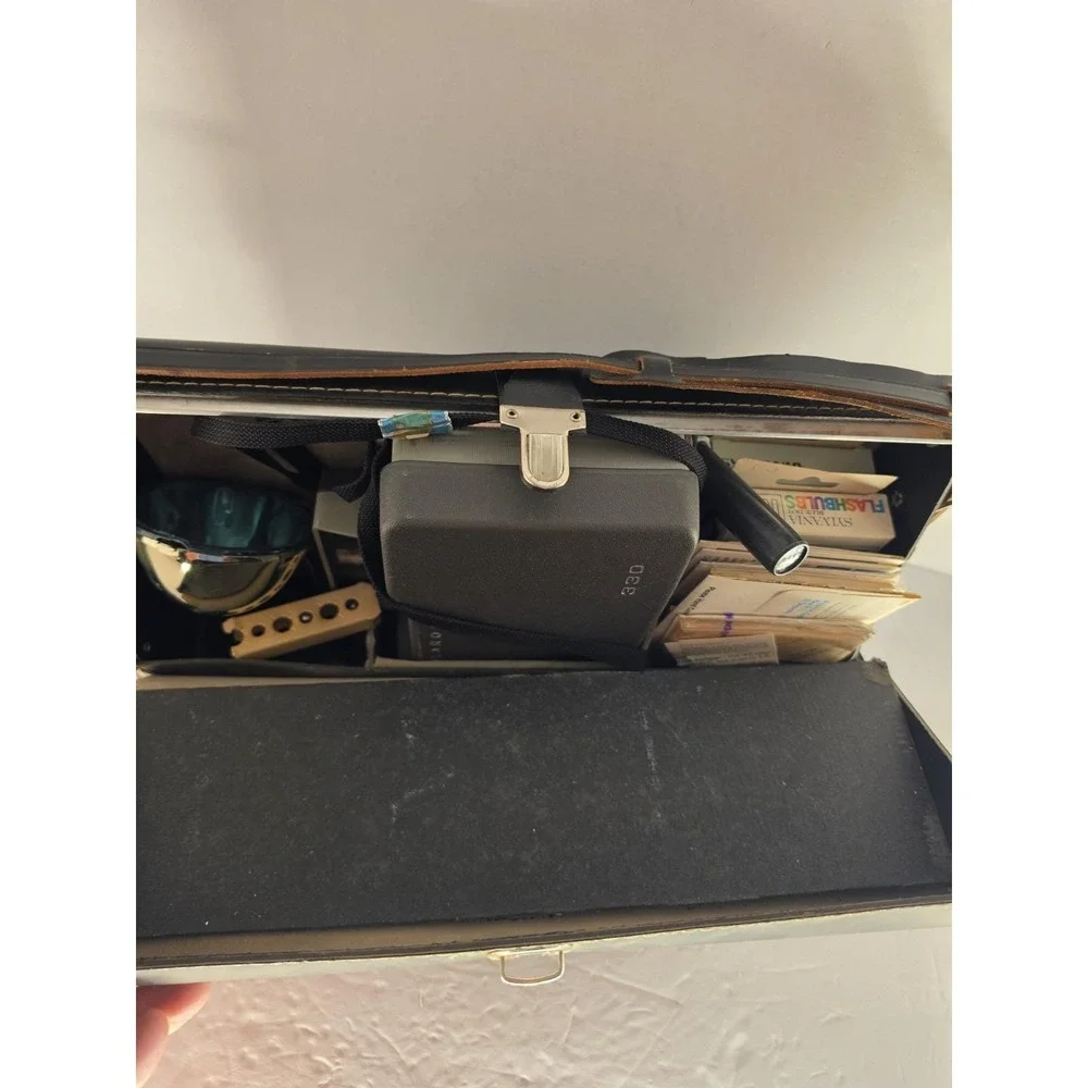 Polaroid Automatic 330 Land Camera Kit Case Flash Bulbs Accessories Vintage